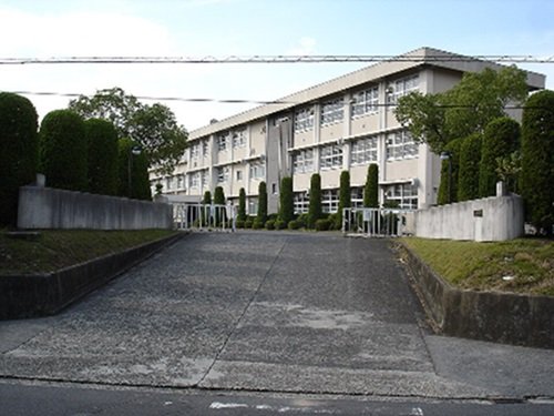 山口県立徳山商工高等学校外観