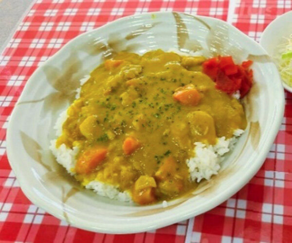 昔ながらの黄色いカレー
