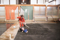 屋内の砂湯